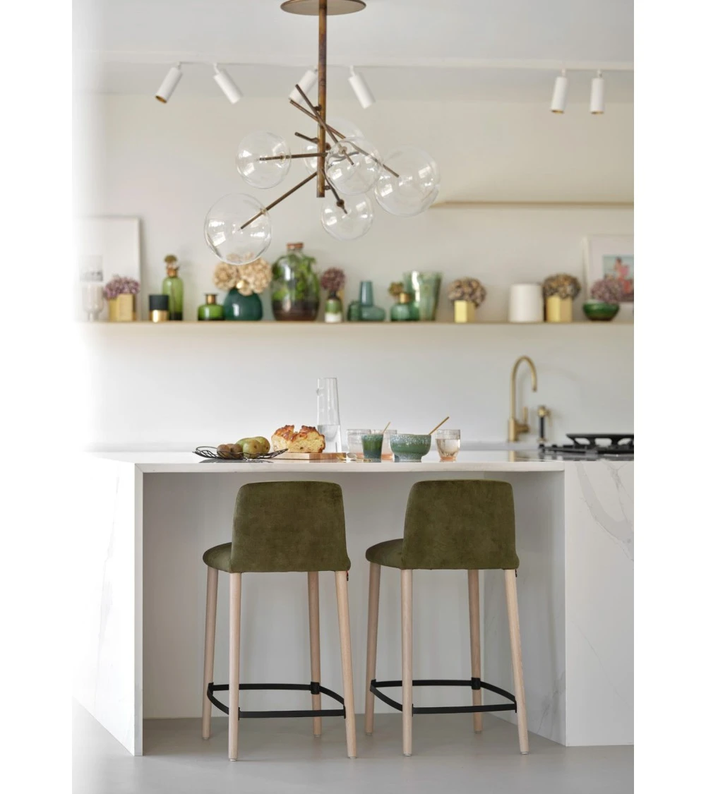 Tabouret Avec Pied En Bois ROB H65 PB -A Tissu Lyon CL3 Mobitec M21 6 Tabouret Avec Pied En Bois ROB H65 PB -A Tissu Lyon CL3 Mobitec M21 – Image 6